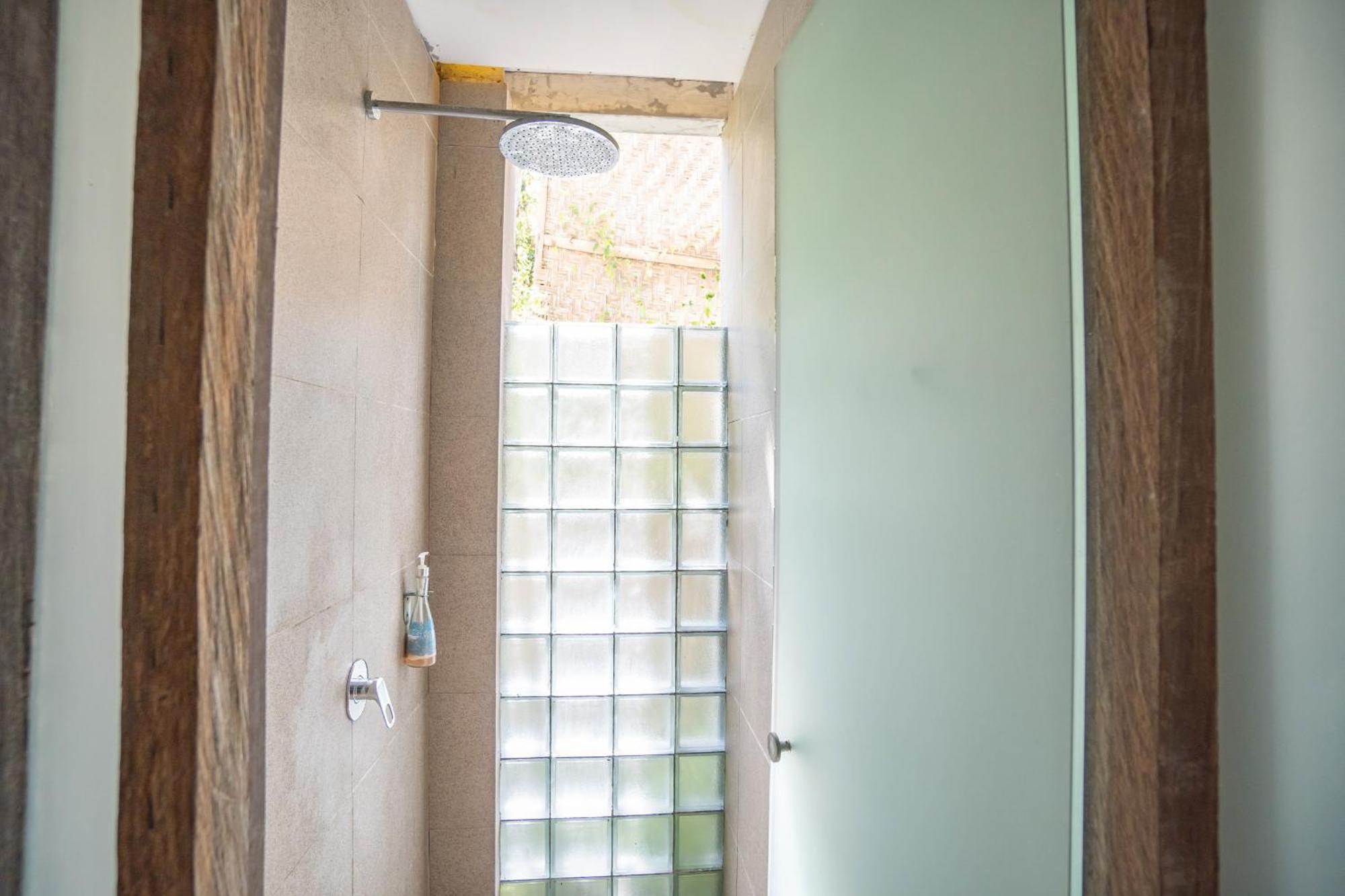 Bong Hostel Nusa Lembongan Eksteriør billede